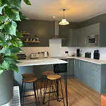 The Burrow - 2 Bedroom In *