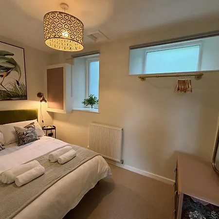 The Burrow - 2 Bedroom In *