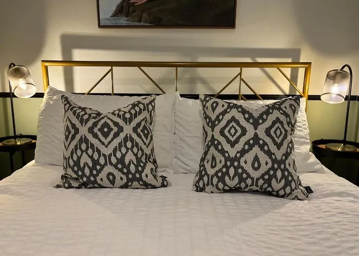 Apartment The Burrow - 2 Bedroom In