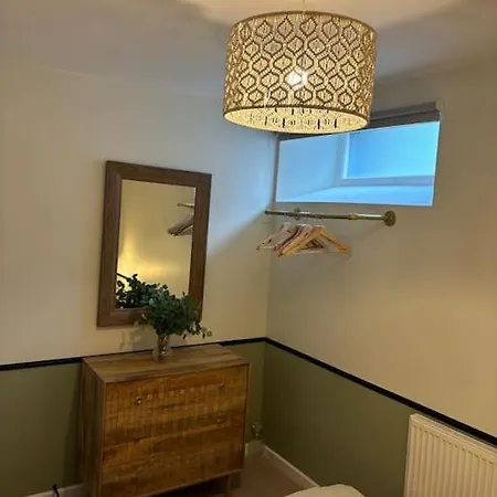 The Burrow - 2 Bedroom In *