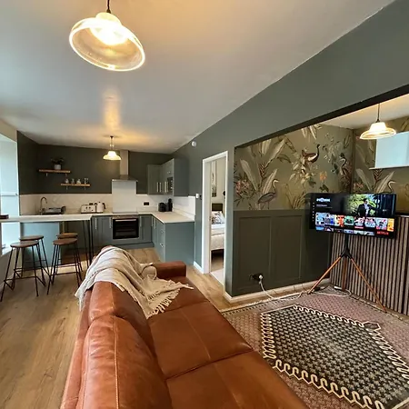 The Burrow - 2 Bedroom In Apartment Windermere